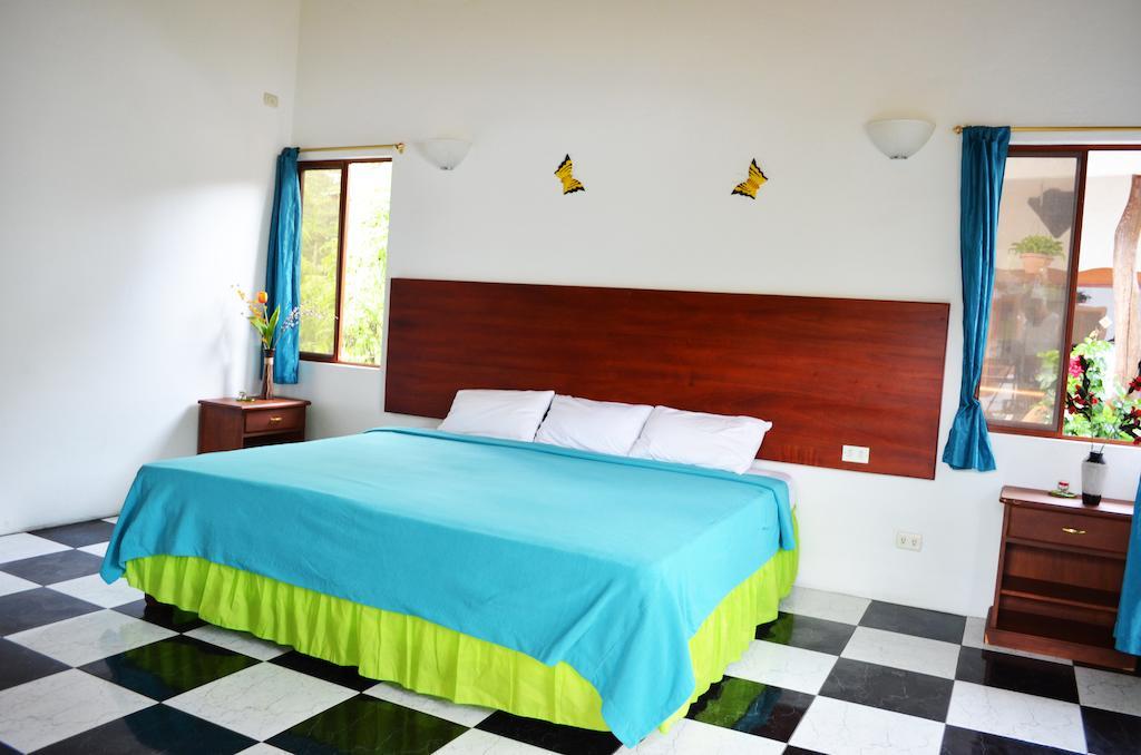 Piedras Blancas Lodge Puerto Ayora Kültér fotó