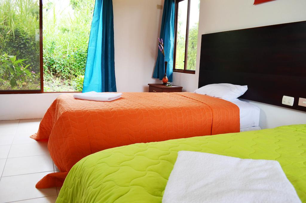 Piedras Blancas Lodge Puerto Ayora Szoba fotó